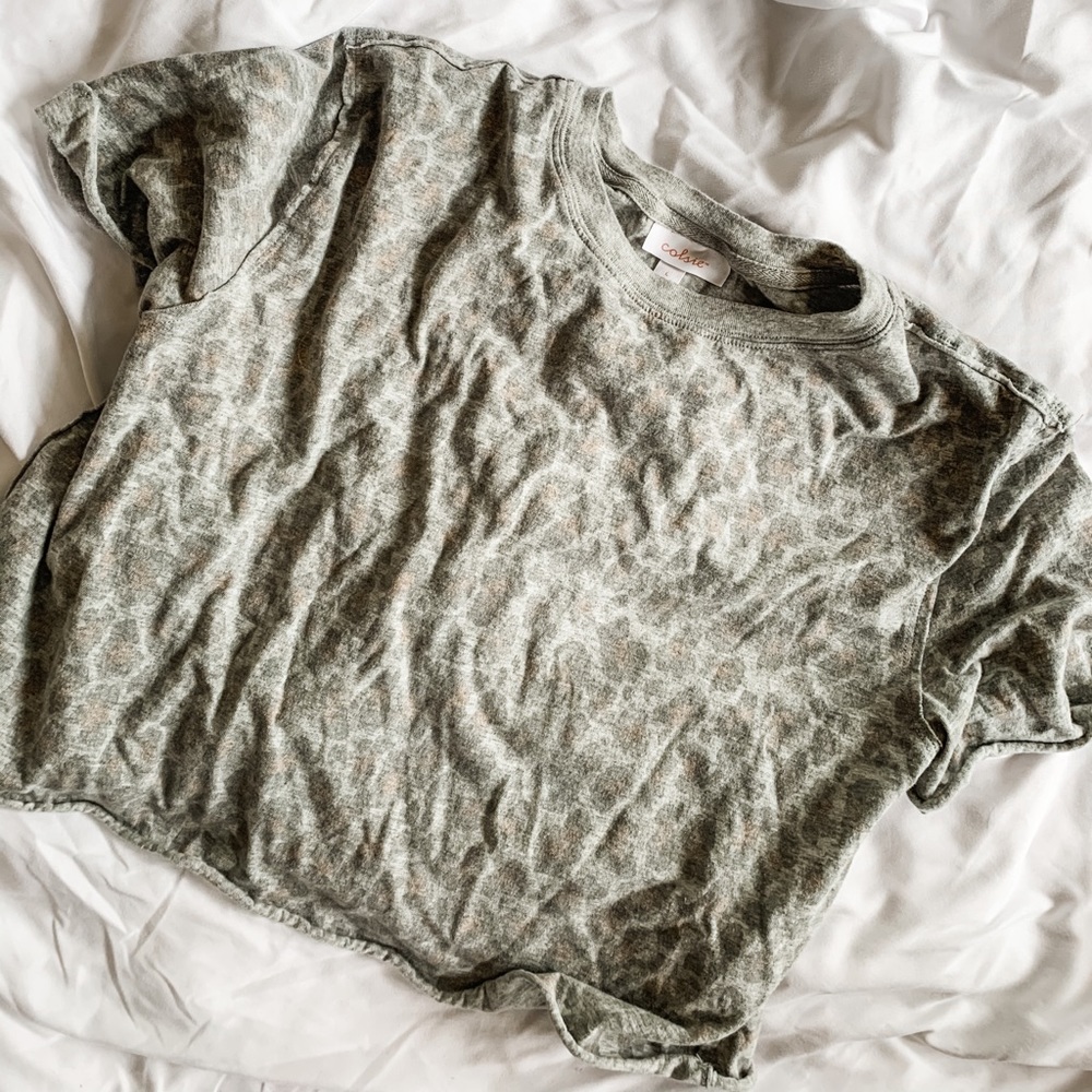 Colsie Leopard print crop top